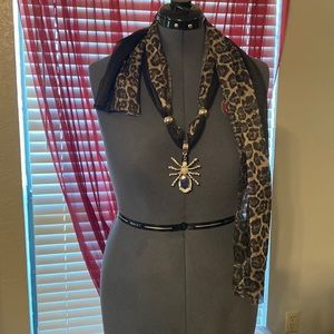 Super cute scarf with charm